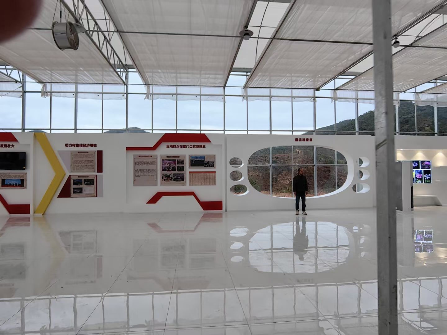 清遠展廳裝修設(shè)計公司蝴蝶花開紅色黨建展廳裝修設(shè)計